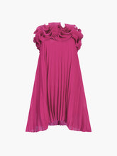 Kurzes Kleid mit Netzstoff-Rosetten und Falten